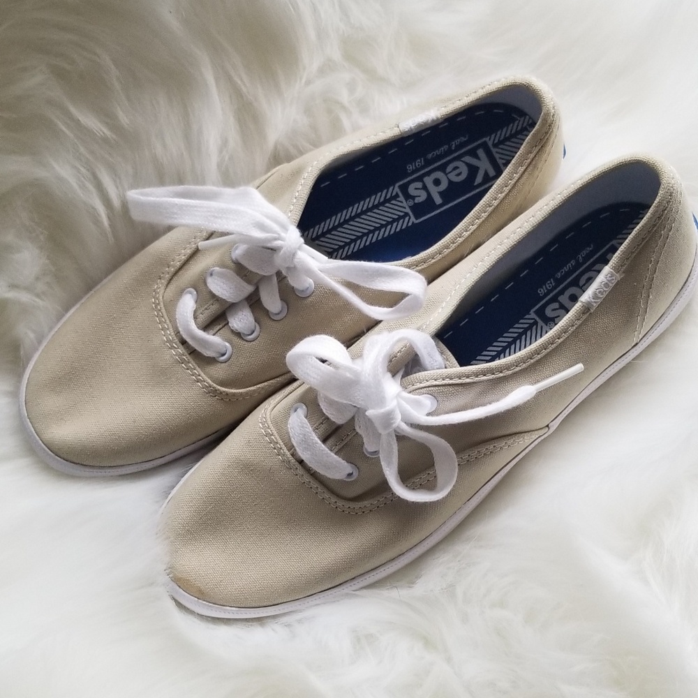 Size 7 Keds